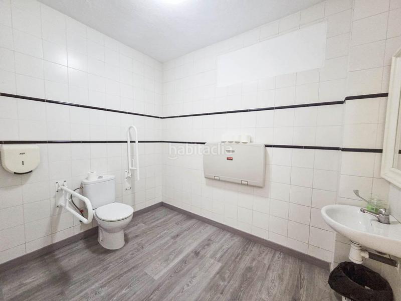 Foto a30d9d60-169f-4b2b-b7ac-cc7d4a916b47. Edificio  comercial y residencial a la venta en Rubí