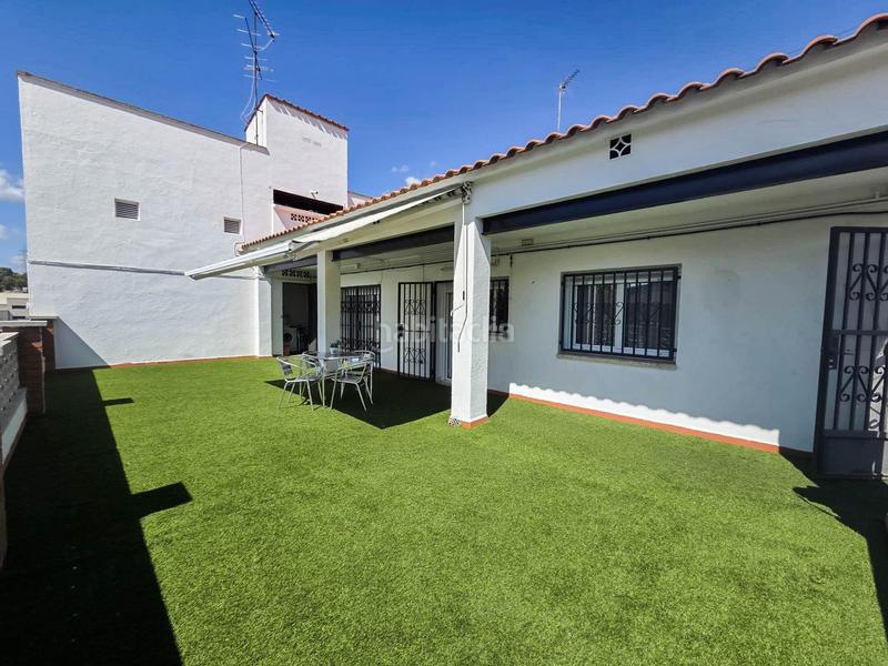 Foto b06ff2d4-a196-4b35-b3aa-0ad105131acc. Edificio  comercial y residencial a la venta en Rubí