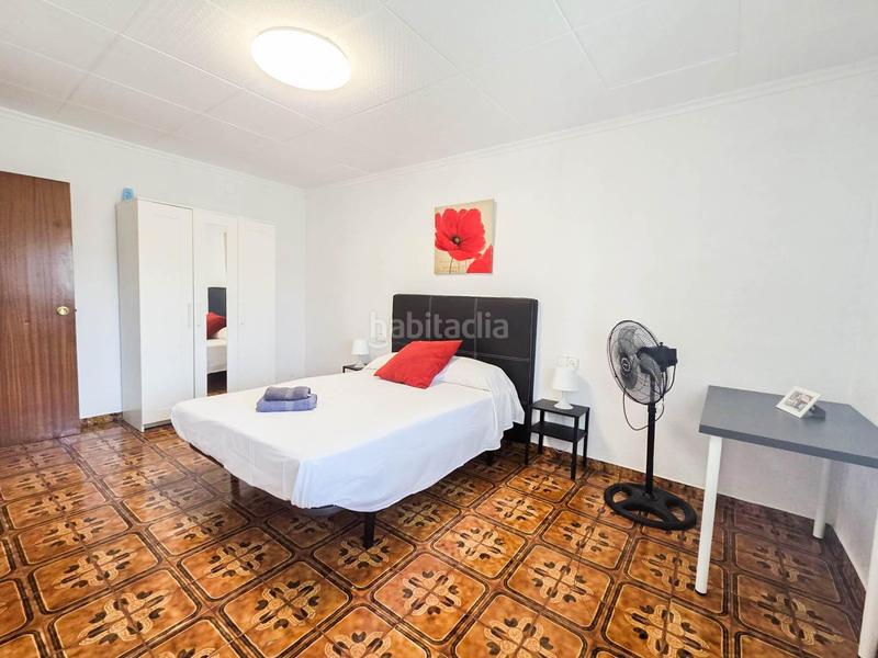 Foto fd7406c8-b53f-43c2-941e-d70ec0a96a16. Edificio  comercial y residencial a la venta en Rubí