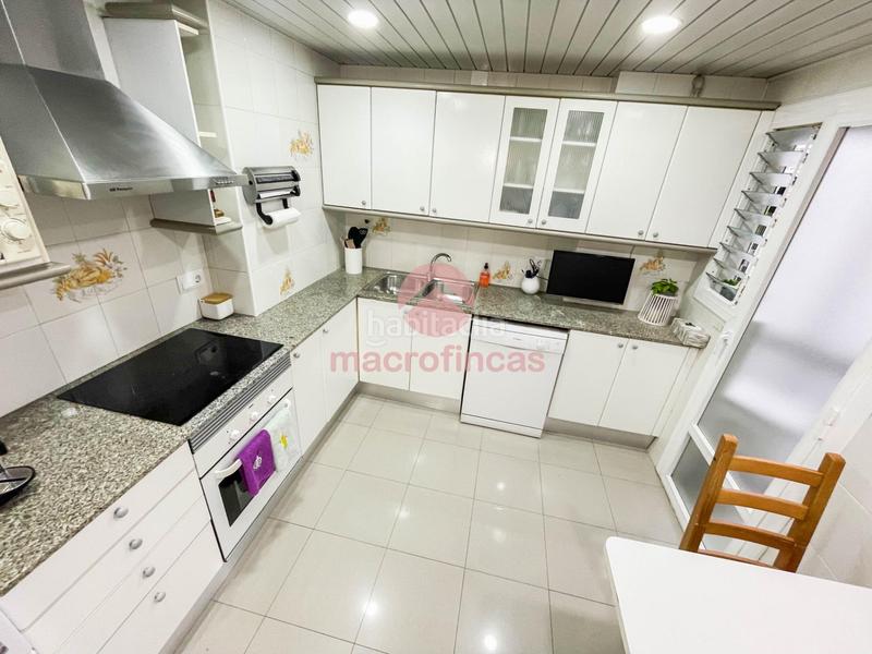 Foto 1e2b3ae9-3c41-4bf3-9d72-abd6e82c02dd. Pis amb aparcament a La Verneda - La Pau Barcelona