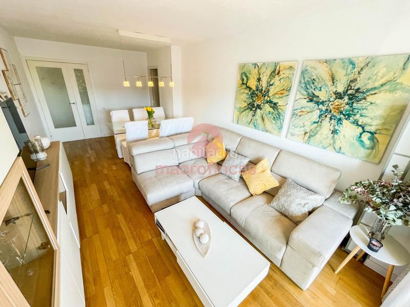 Foto a108f8ef-6638-4ddb-9a5f-efab7fbe70f5. Pis amb aparcament a La Verneda - La Pau Barcelona