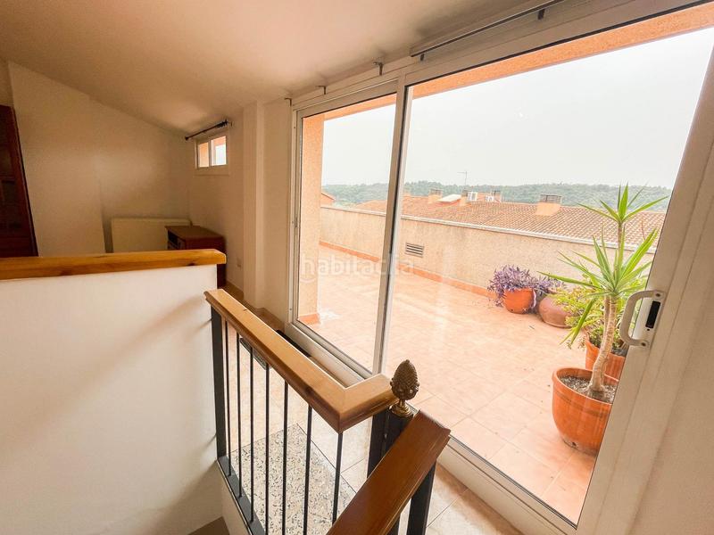 Foto e2665c7f-247f-44d9-8c0a-66c113ccf934. Zweistöckige wohnung mit heizung parking in Olesa de Montserrat