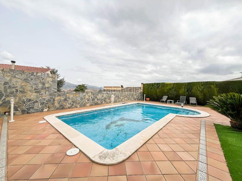 Foto 75b12c22-9e19-4b3b-b2a6-7e224f2ade23. Xalet amb calefacció piscina a Can Rial Esparreguera