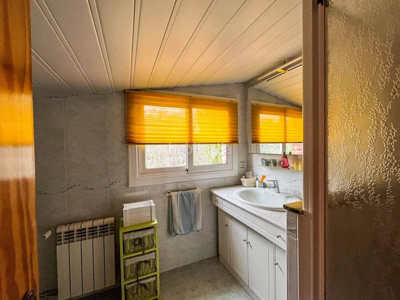 Foto b6be9a85-cf74-49e1-9960-eeeb576c058c. Xalet amb calefacció piscina a Can Rial Esparreguera