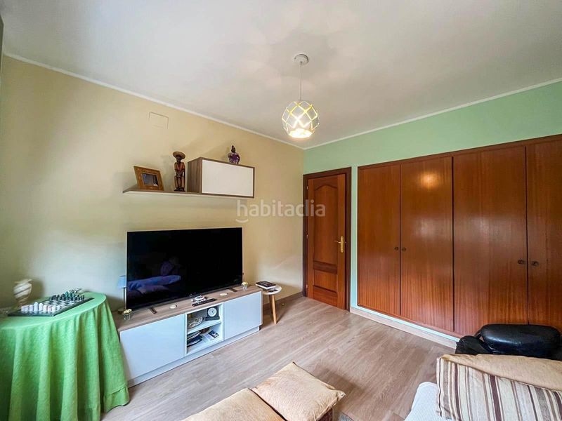 Foto e99b3e34-5d0e-4ae6-beb0-25e541d4a599. Xalet amb calefacció piscina a Can Rial Esparreguera