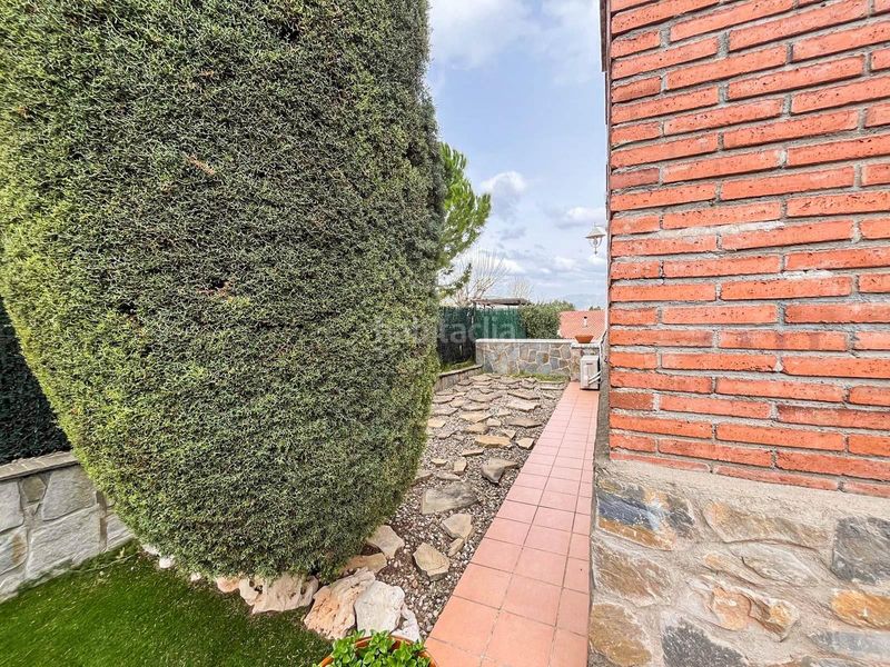 Foto f3af31a7-5744-46ad-ad31-4797b2ab2988. Xalet amb calefacció piscina a Can Rial Esparreguera