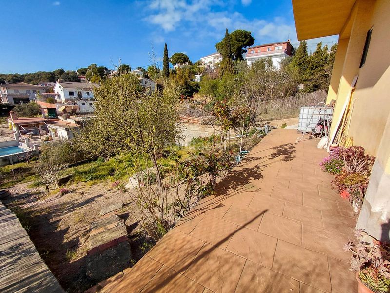 Foto 3f3181c6-a18f-4f29-bbfd-95f3d6872176. Casa amb aparcament a Hostalets de Pierola (Els)