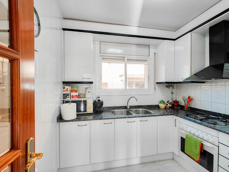 Foto 942079ae-1f73-44f3-8b37-dab5e10b5c00. Casa amb aparcament a Hostalets de Pierola (Els)