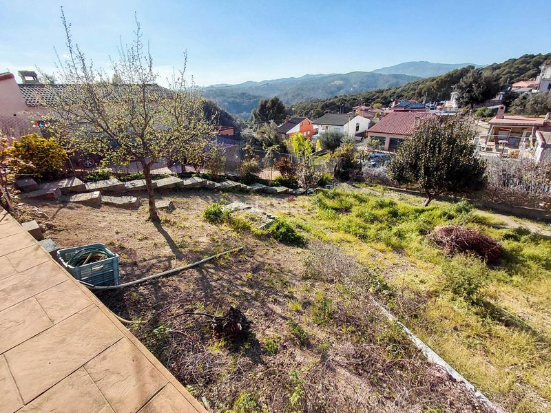 Foto c84dffcd-7b67-4bd6-9a9d-e390a9db8a3a. Casa amb aparcament a Hostalets de Pierola (Els)