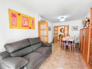 Flat in Nucli Antic. Magn�fica planta baja a tan solo 400 metros del mar, ubicada en