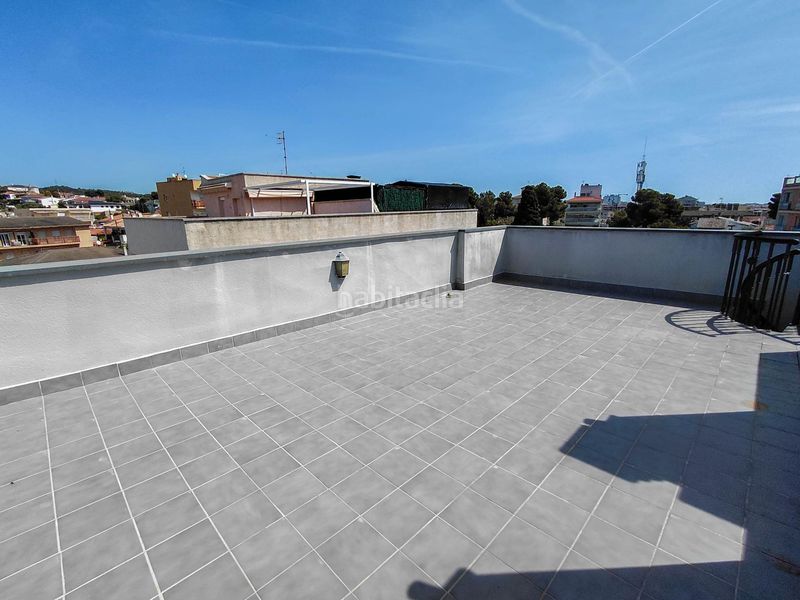 Foto 5c06f27a-9dbc-4e55-aa75-7f15e0d3bda7. Dachwohnung mit parking pool in Cunit residencial Cunit