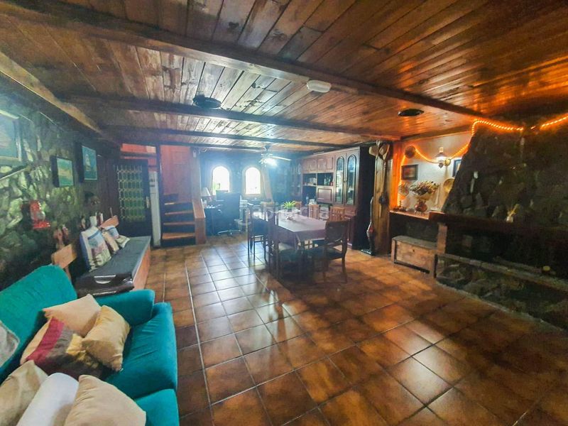 Foto f6b9e3da-8f4d-4ef9-b503-107a220d1319. Casa amb aparcament piscina a Castellbisbal