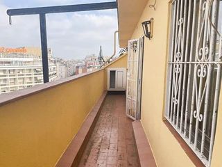 Pis a Les Planes. Ático en venta en la florida, lhospitalet de llobregat con posib