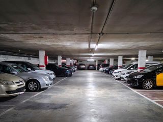 Aparcament cotxe a Centre. Venta plaza de parquing, en zona privilegiada de bellvitge trav