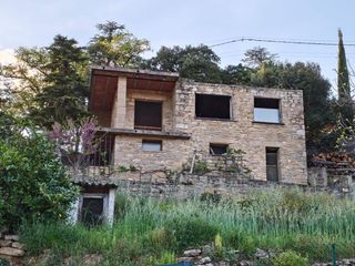 Xalet a Monistrol de Calders. Casa unifamiliar en construccion en venta en el centro urbano de