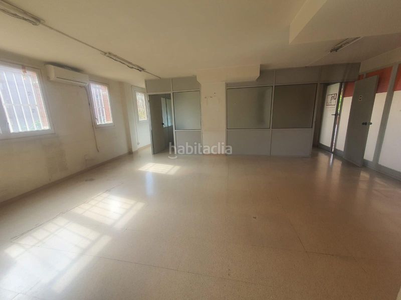 Foto 5252c5f5-a7ca-4567-9a32-f46a795f6f3c. Local comercial a Martorell
