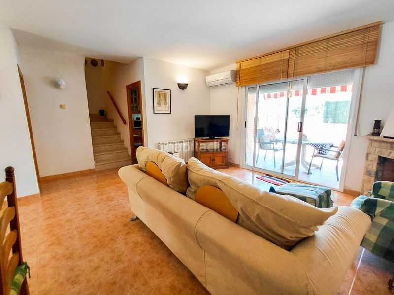 Foto d17681d1-0c05-466e-96fe-89dd4c20a21c. Casa adossada amb calefacció aparcament a Cunit residencial Cunit
