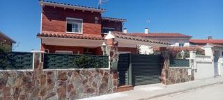 Chalet en Roda de Bar. Se vende chalet en roda de bara mar