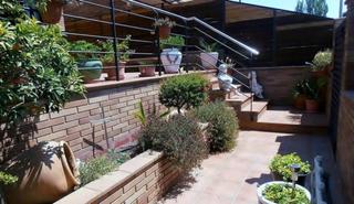 Casa adossada a Cunit Residencial. Casa adosada con terraza, jardin, garaje y trastero en zona puig