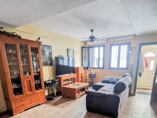 Casa a El Castell de Cubelles. Fantástica casa en 3 plantas en el centro de cubelles barcelona.