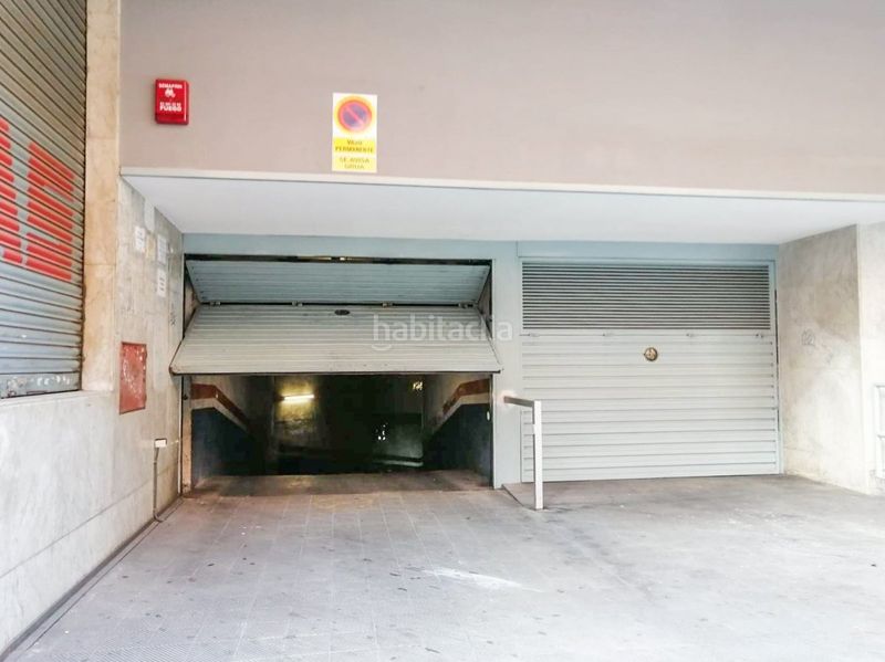 Foto 1f07f6e3-9bd9-4600-a959-51587fa0d0d4. Aparcament cotxe a Trinitat Vella Barcelona