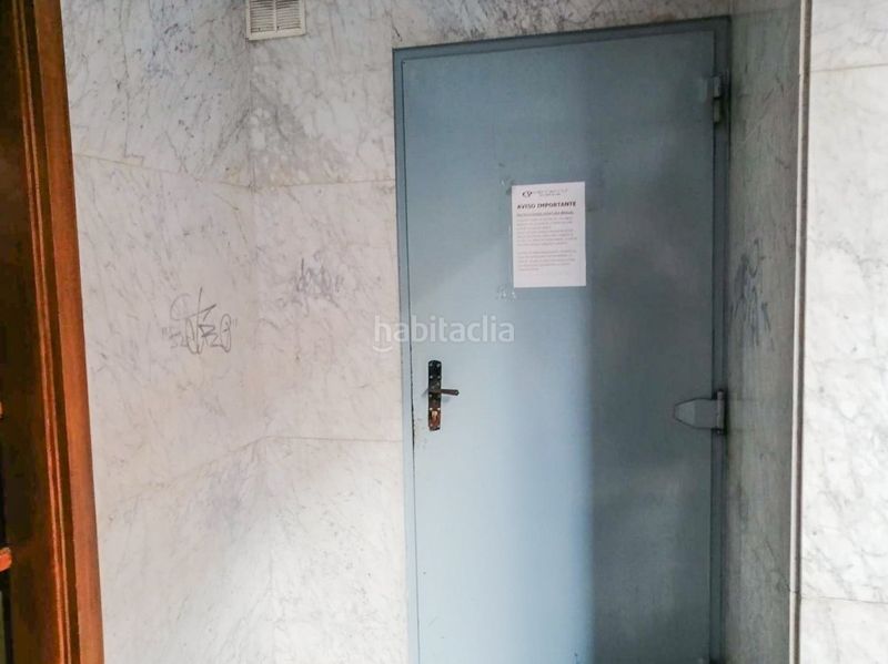 Foto a2d1a6bf-ce87-4a4d-913d-948ce4c288b4. Aparcament cotxe a Trinitat Vella Barcelona
