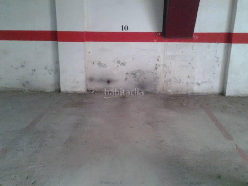 Foto b0b27502-eaa9-421f-b742-a12dbe07a1c6. Autoparkplatz in Nucli Antic Cunit