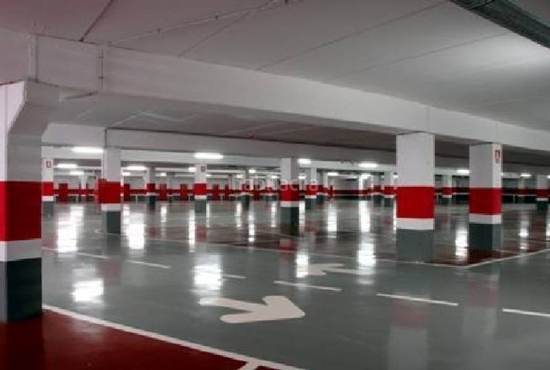 Foto 00cc3c5a-9e5b-47d1-a316-02b021c9e41e. Aparcament cotxe a Nucli Urbà Esparreguera