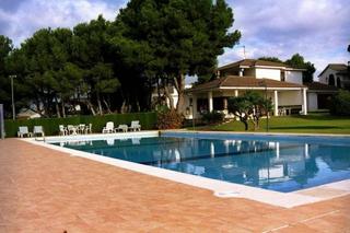 Masia a La Franquesa-Oasis Park. Villa de lujo en el vendrell