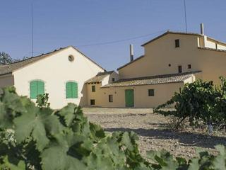 Casa a Castellet i la Gornal. Masia catalana  catalogada siglo xvii  con terreno de 12.000 mt2