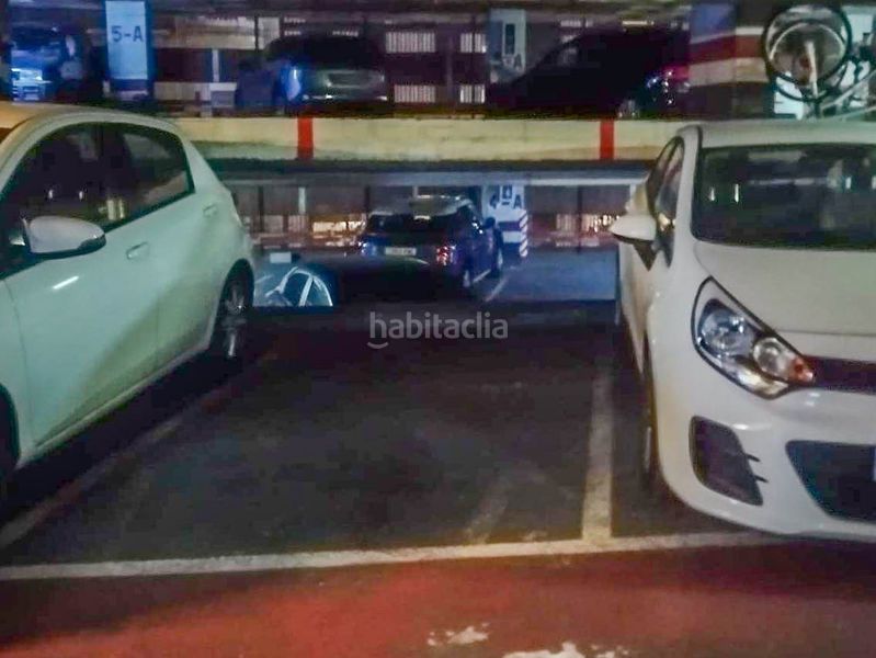 Foto 6d066af9-56d6-46f3-84c6-f573e353889e. Aparcament cotxe a Dreta de l´Eixample Barcelona