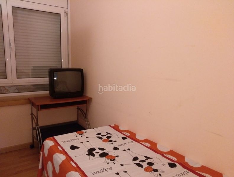 Foto b61958a1-d315-4eb6-8531-60c396d9e53a. Local comercial a Ca n'Oriac Sabadell