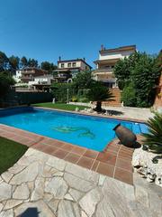 Chalet dans Abrera. Torre unica en abrera