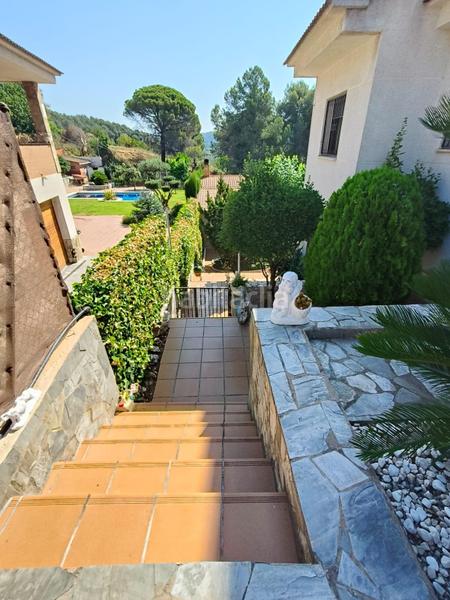 Foto 13adb523-11b3-40fb-8103-a459a906febe. Chalet con parcheggio in Abrera