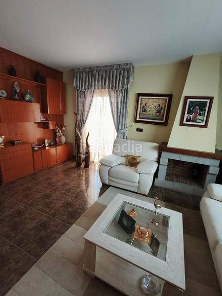 Foto 337cff69-855b-4ca0-a4e3-45a414ba7ff0. Chalet con parcheggio in Abrera