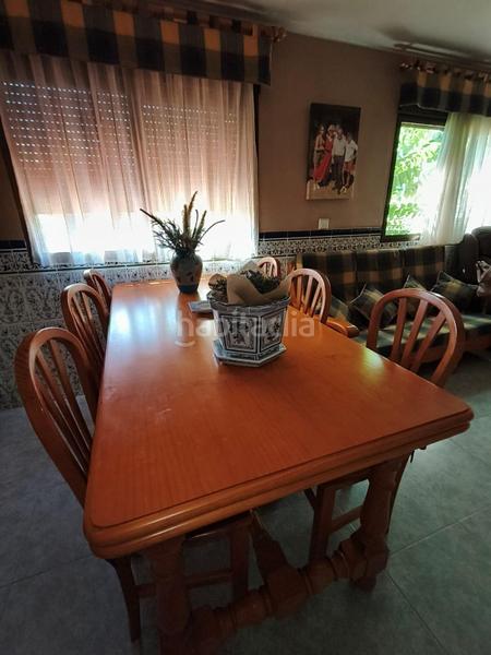 Foto a256e6f2-ca5a-4def-b663-d78df6569e38. Chalet con parcheggio in Abrera