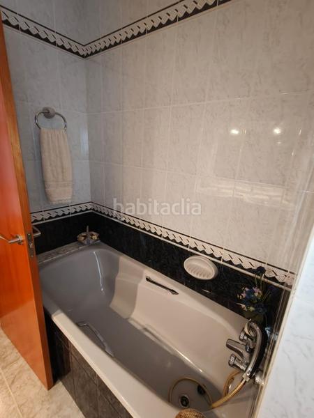 Foto aab585d0-b6a5-47a5-94d5-20f15f2aa87b. Chalet con parcheggio in Abrera