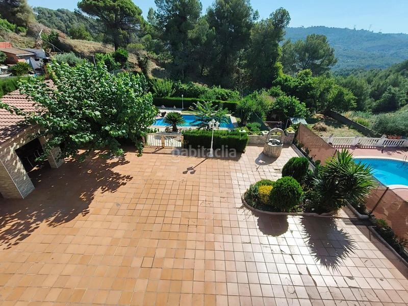 Foto b01318cb-6068-489f-8179-b0e591f049fe. Chalet con parcheggio in Abrera