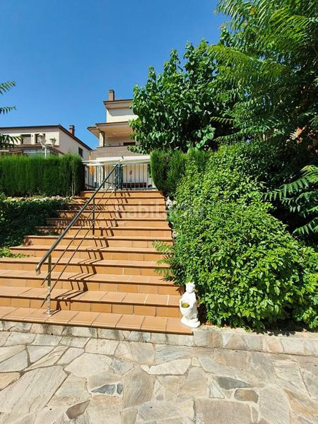 Foto b8042895-a413-4a7f-b5ff-fed943ed9c16. Chalet con parcheggio in Abrera