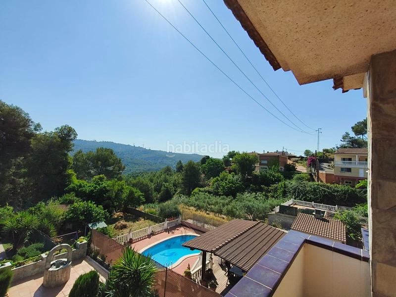 Foto bad3ae28-068f-472e-bf41-85db03ca7730. Chalet con parcheggio in Abrera