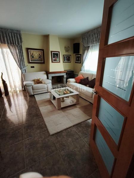 Foto d453f140-8d93-4e65-846d-a4a193722d1b. Chalet con parcheggio in Abrera