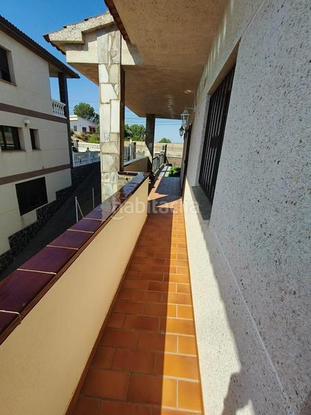 Foto e80e74d4-ebcb-449e-8003-12d228054d1f. Chalet con parcheggio in Abrera