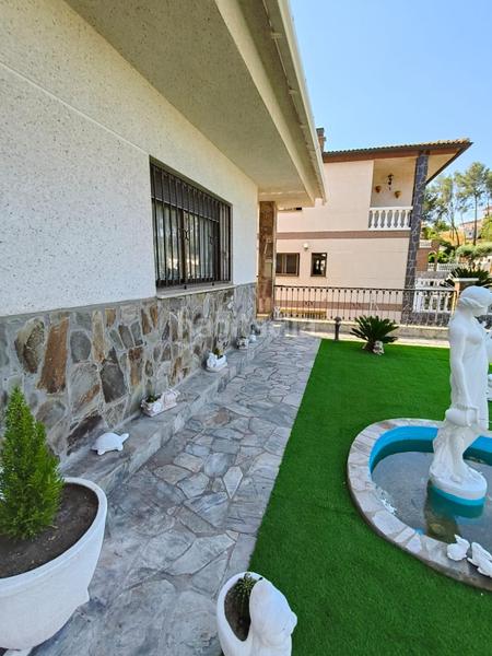 Foto f45739b4-1e1f-4945-b6a0-b224e41ccd6e. Chalet con parcheggio in Abrera