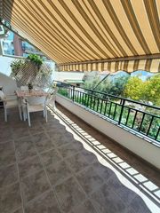 Piso en Cortes-Huertas. Piso, con 3 habitaciones , zona tranquila