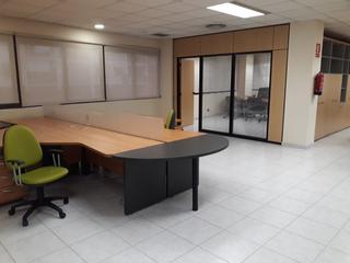Lloguer Oficina  Carrer de balmes. Oficina de 240m2 en ripollet