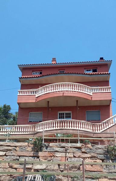 Foto a339896f-c5d8-490a-9e73-7ab3d82f86bf. Chalet avec cheminée chauffage parking dans Castellnou-Can Mir-Can Solà Rubí