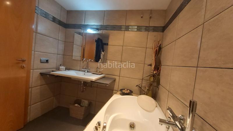 Foto 56cef98a-159a-4fe1-9a10-e4847b042080. Casa adossada amb xemeneia calefacció aparcament piscina a Cerdanyola del Vallès