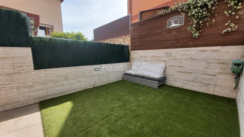 Foto cdf333b0-5170-4107-b544-c72861505529. Casa adossada amb xemeneia calefacció aparcament piscina a Cerdanyola del Vallès