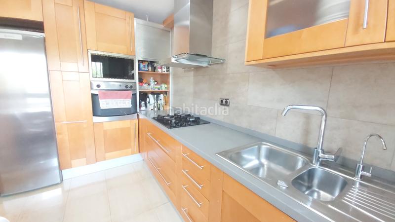 Foto deba7d52-9201-449f-ba46-beda0f8f3787. Casa adossada amb xemeneia calefacció aparcament piscina a Cerdanyola del Vallès