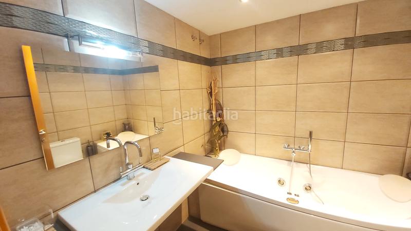 Foto bbd269c6-d518-4453-b2cf-955dc5a1d773. Maison jumelée avec cheminée chauffage parking piscine dans Cerdanyola del Vallès